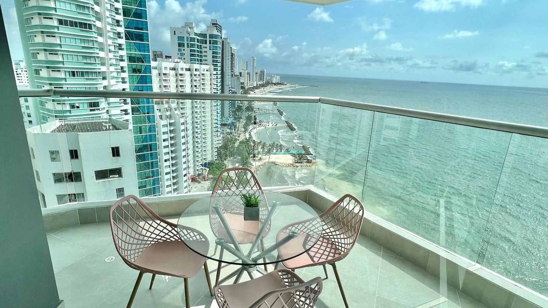 Apartamento U-go Edificio Murano Elite Bocagrande Frente Al Mar